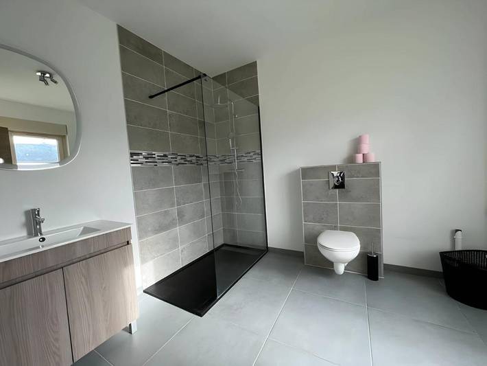 Appartement de vacances pour 6 personnes, avec terrasse ainsi que jardin et vue, animaux acceptés