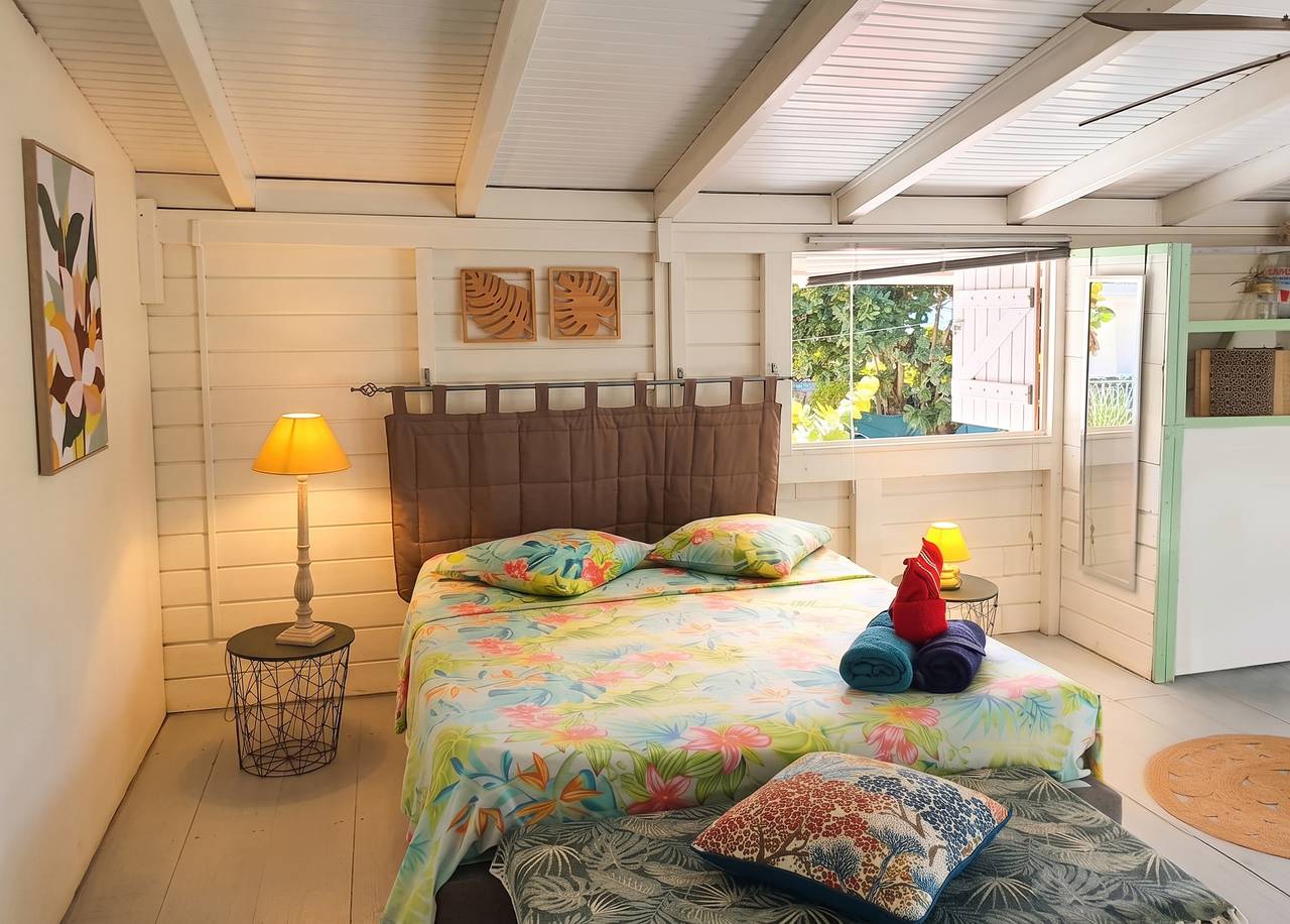 Appartement entier, Appartement cosy au Carbet avec balcon et vue sur mer - 70 m² in Le Carbet, Martinique