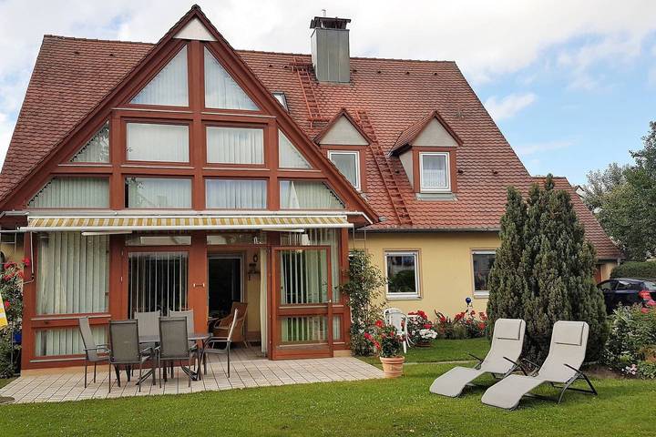 Ferienwohnung für 2 Personen, mit Balkon/Terrasse und Garten in Altmühlsee