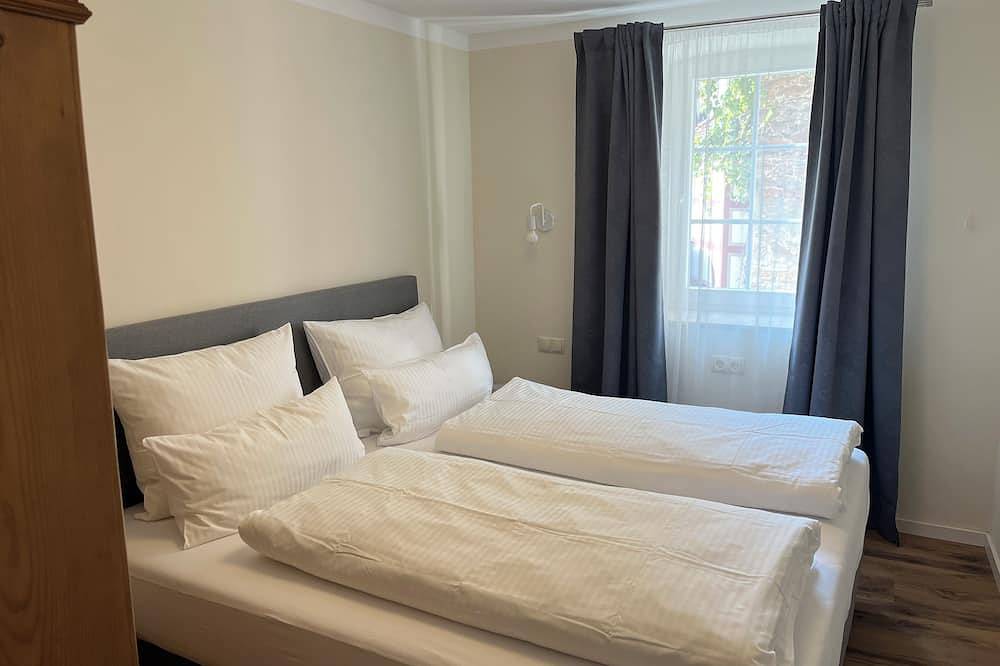 Ganze Wohnung, Ferienwohnung \"Burgweg\" im alten Weingut in Großkarlbach, Deutsche Weinstraße