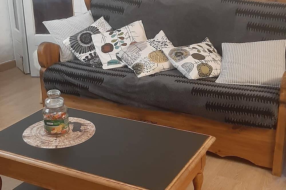 Apartamento entero, A charming, renovated apartment located in Colmars-les-Alpes, 04370, a medieval town in Colmars, Región de Castellane