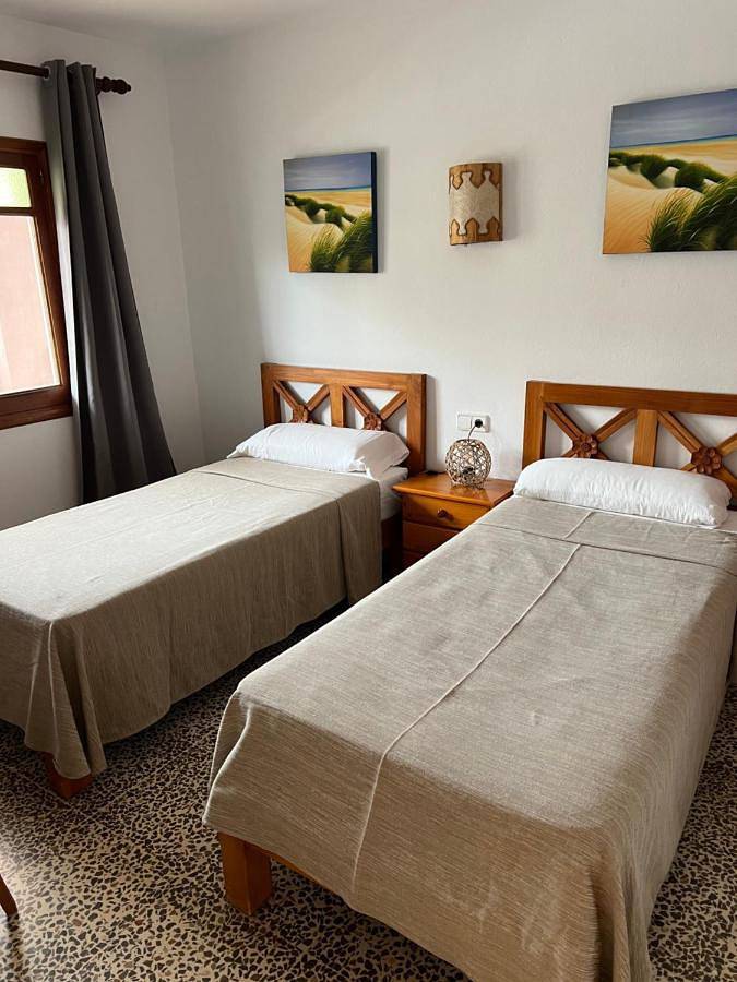 Ferienwohnung für 4 Personen, mit Balkon und Terrasse sowie Garten und Pool in Platja es Figueral - 4