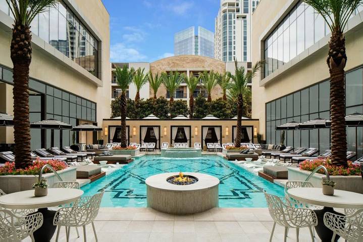 Apartamento para 2 personas, con vistas además de sauna y piscina, Se admiten mascotas en Houston