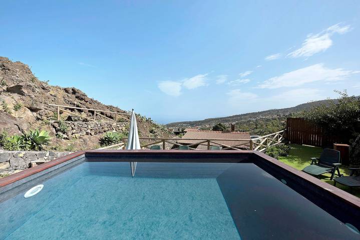 Casa rural para 6 personas, con Balcón y Jardín