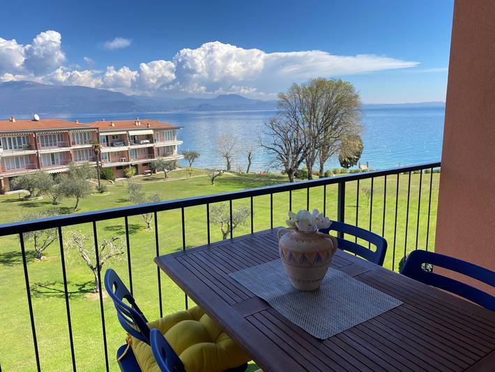 Ferienwohnung für 4 Personen, mit Seeblick und Kinderpool sowie Garten in Manerba del Garda - 2