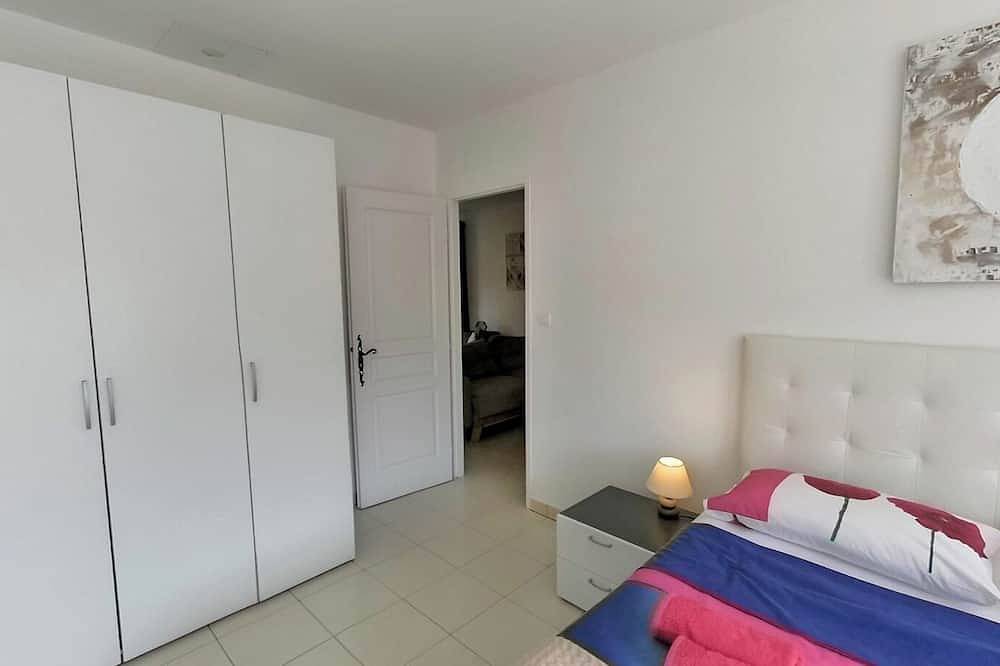 Cottage, swimming pool, enclosed garden, quiet location for families, Pets welcome in Flayosc, Draguignan en omgeving