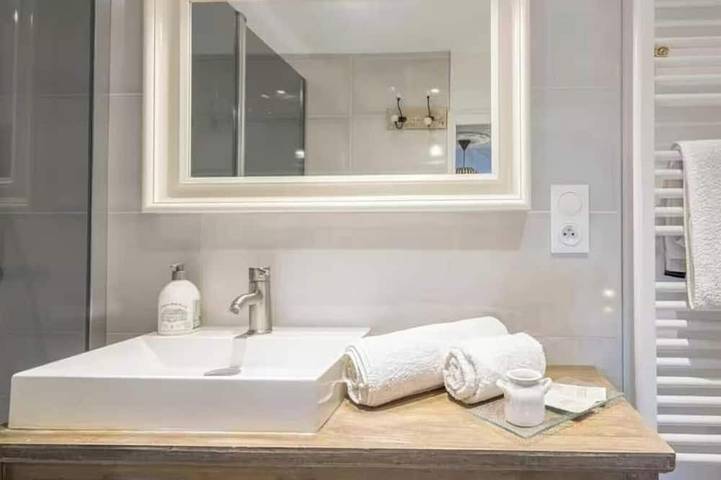 Appartement entier, Suite Eden jacuzzi privé in Chaumont, Haute-Marne