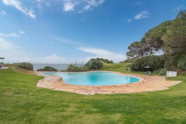 Apartamento de férias para 4 pessoas, com Terraço e Jardim e ainda Piscina em Praia da Prainha