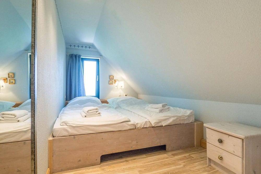 Ganze Wohnung, Küstenhof am Kap Arkona - Ferienhaushälfte \"Königsmeerblick\" in Nobbin, Putgarten