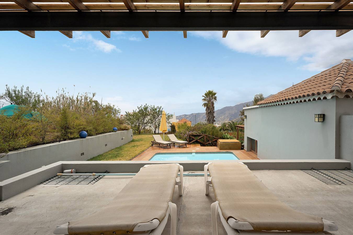 Maison de vacances 'Casa La Plaza' avec vue sur les montagnes, piscine privée et Wi-Fi in El Paso, La Palma Sud