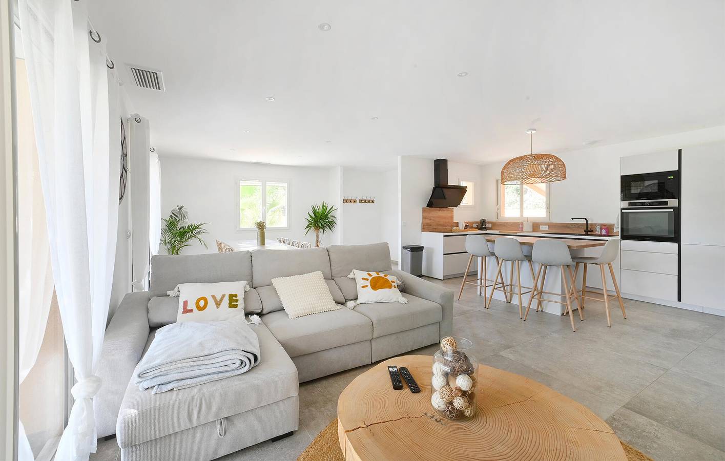 Saint-Laurent Apt avec AC, Piscine, Jardin et Parking 1.5km du centre ville in Saint-Michel-d'Euzet, Région de Nîmes