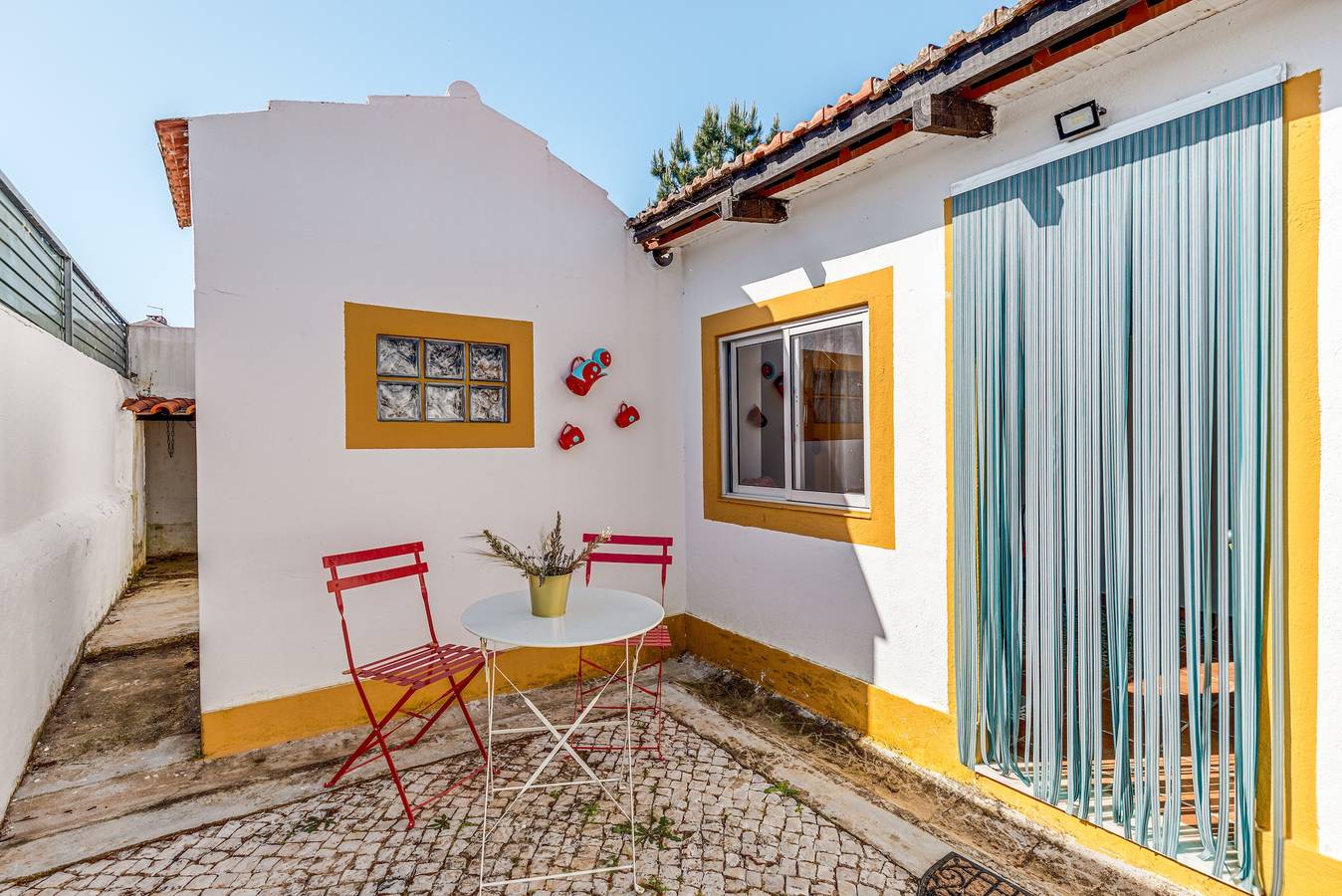 Ferienhaus "O Mundo Da Lua - Galinheiro" mit gemeinsamem Garten und Wlan in Setúbal, Halbinsel von Setúbal