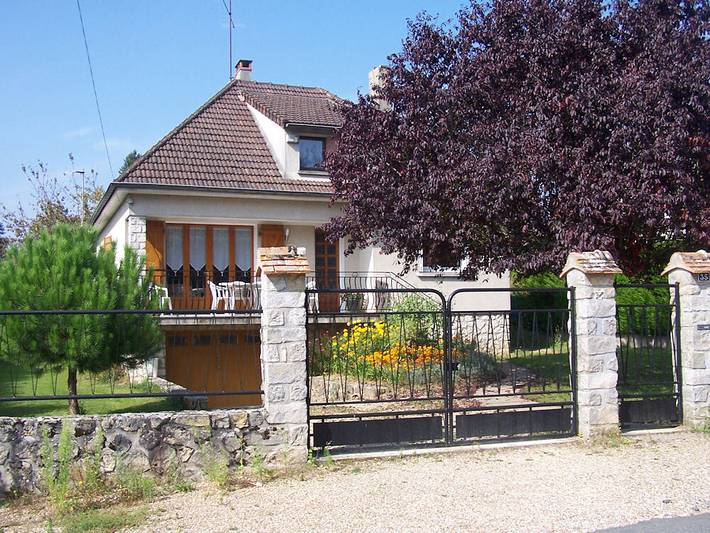 Gîte pour 6 personnes, avec terrasse et jardin