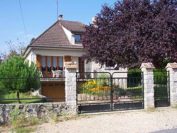 Gîte pour 6 personnes, avec terrasse et jardin à Montigny-sur-Loing