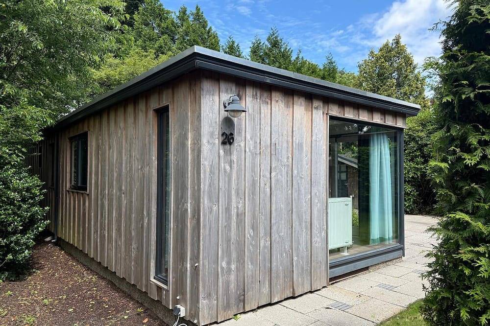 Gemütliche Lodge (48 m²) für 2 Personen mit Vollküche und großem Garten. Dein Vierbeiner ist herzlich willkommen für einen unvergesslichen Veluwe-Urlaub. in Harderwijk, Veluwe