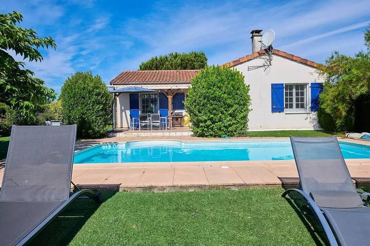 Location de vacances pour 6 personnes, avec terrasse, animaux acceptés à Vasles