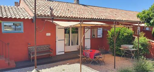 Gîte pour 4 personnes, avec piscine ainsi que jardin et terrasse dans les Alpes-de-Haute-Provence