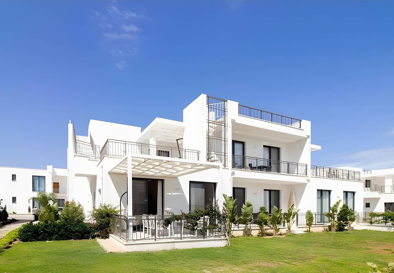 Apartamento entero, Apartamento con jardín junto al mar para 3 personas, wifi, aire acondicionado y piscina in República Turca del Norte de Chipre