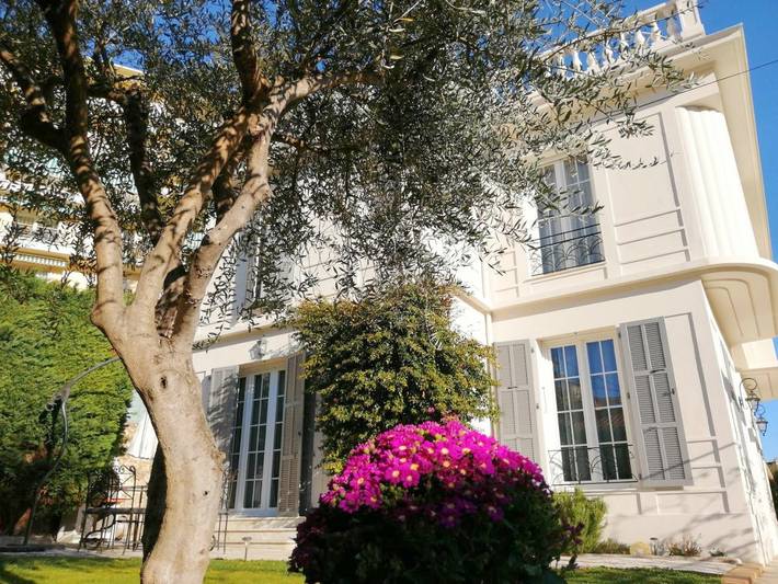 Bed and breakfast for 2 personer, med Terrasse og Hage i tillegg til Utsikt i Cannes