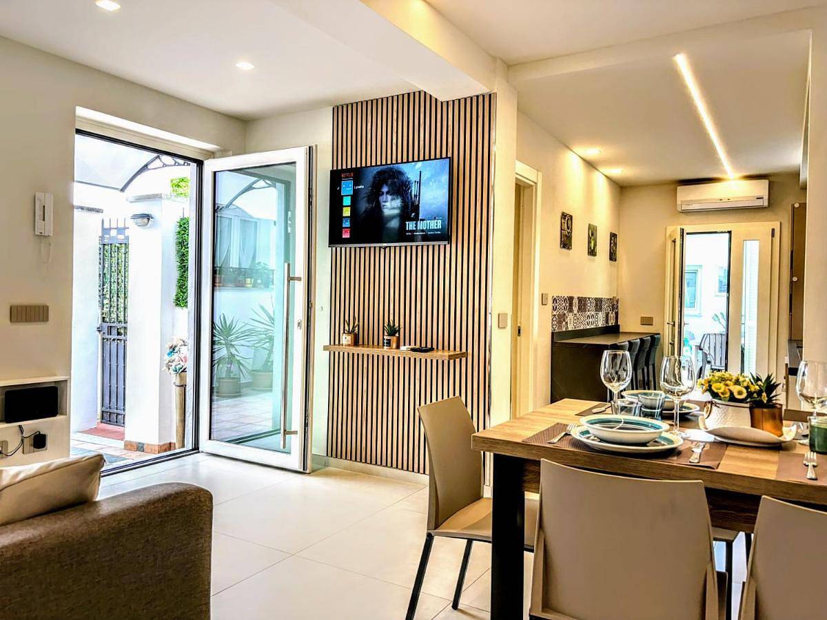 Ganze Wohnung, Three-Bedroom Townhouse in Marina di Carrara, Carrara