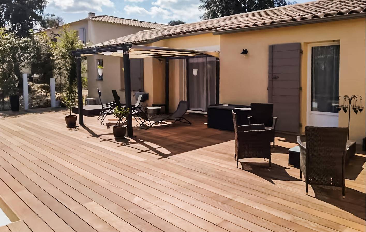 Appartement Collias avec piscine et parking, WiFi, climatisation, à 1 km du centre-ville in Collias, Région de Nîmes