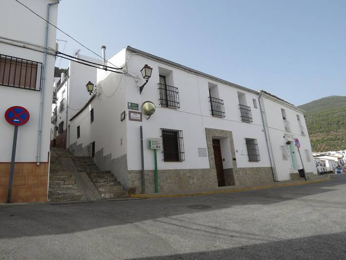 Spacious 4-Bed House in Algodonales, Pueblos Blancos