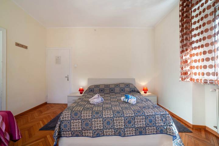 Entire apartment, Residence Hubertus Apartment 2 with Balcony & Wi-Fi in Untermais, Merano