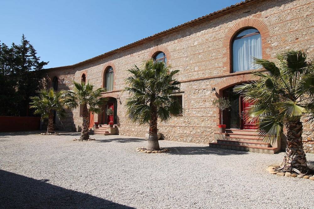 Le gite Capcir au Domaine de Montcalm in Thuir, Côte méditerranéenne (France)