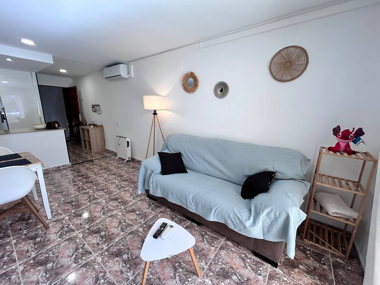 Entire apartment, Sunandbed Zaragoza – Stylish Apartment with Terrace in Central Salou in Salou, Costa Dorada