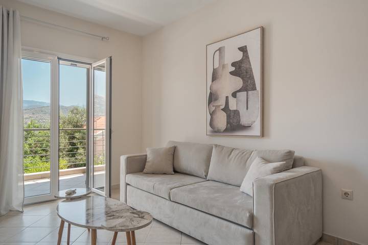 Holiday apartment for 3 people, with garden and balcony - 1