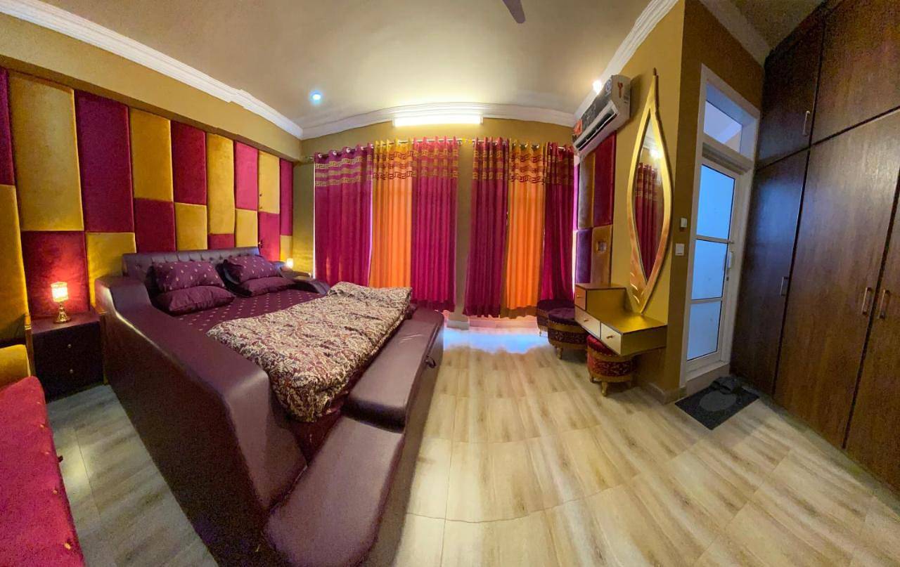 Entire apartment, Ali Luxury & Executive Apartments & Cottages Near Pc Bhurban - Ac-Kitchen-Mountain-Lawn-Play Area-Led-Wifi-Lift- Free Breakfast in Punjab