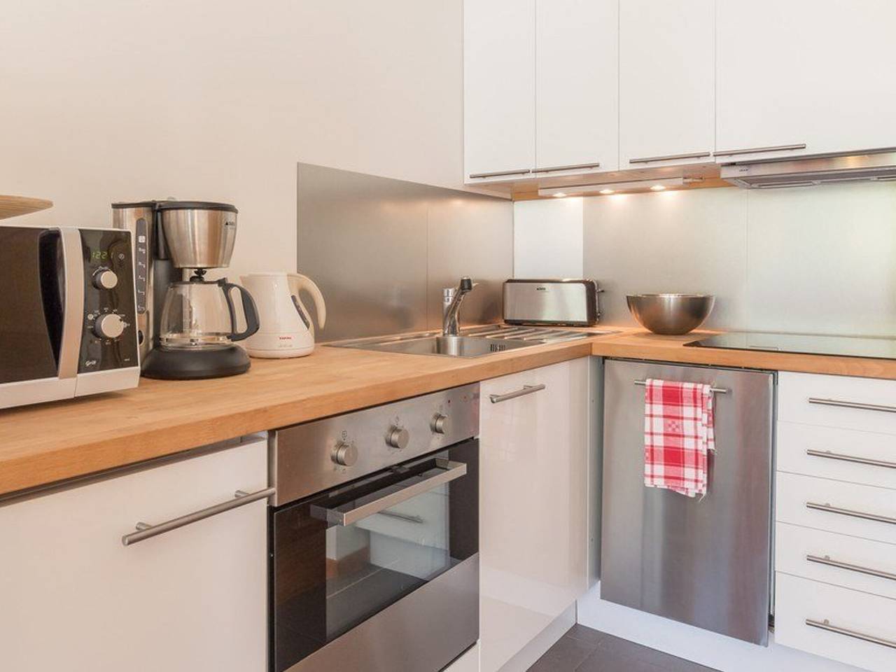 Apartamento entero, Estudio acogedor con vistas, acceso a pistas y balcón soleado in La Salle les Alpes, Serre Chevalier