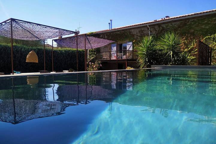Chambre d’hôte pour 2 personnes, avec jardin ainsi que terrasse et piscine