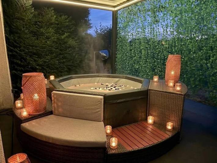 Appartement de vacances pour 4 personnes, avec jacuzzi ainsi que jardin et terrasse