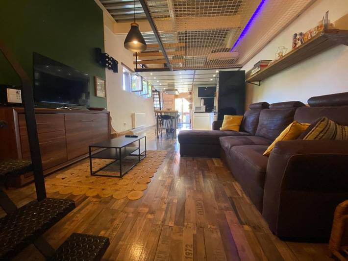 Appartement de vacances pour 6 personnes, avec Balcon et Jacuzzi ainsi que Terrasse et Piscine