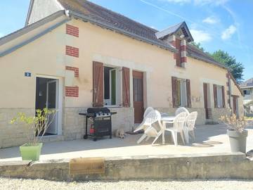 Gîte pour 6 personnes, avec terrasse et jardin à Orbigny