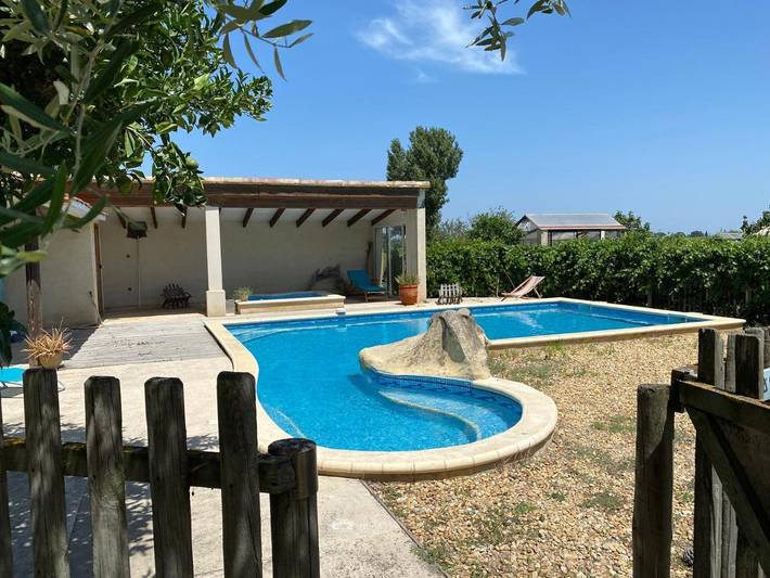 Location de vacances pour 4 personnes, avec piscine ainsi que jardin et vue à Vauvert - 2