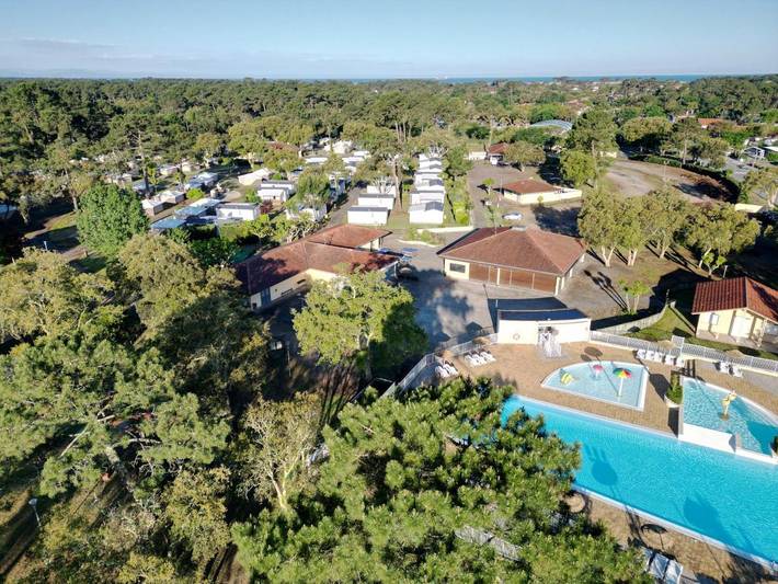 Appartement de vacances pour 5 personnes, avec Terrasse ainsi que Jardin et Piscine