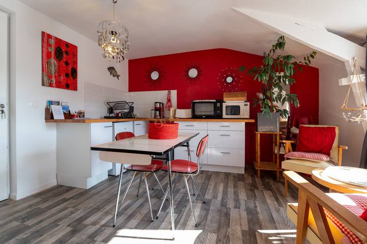 Hel studio-lejlighed, Studio Apartment 'Dans Maison Proche Gare' with Shared Terrace, Shared Garden and Wi-Fi in Brech, Côte des Mégalithes