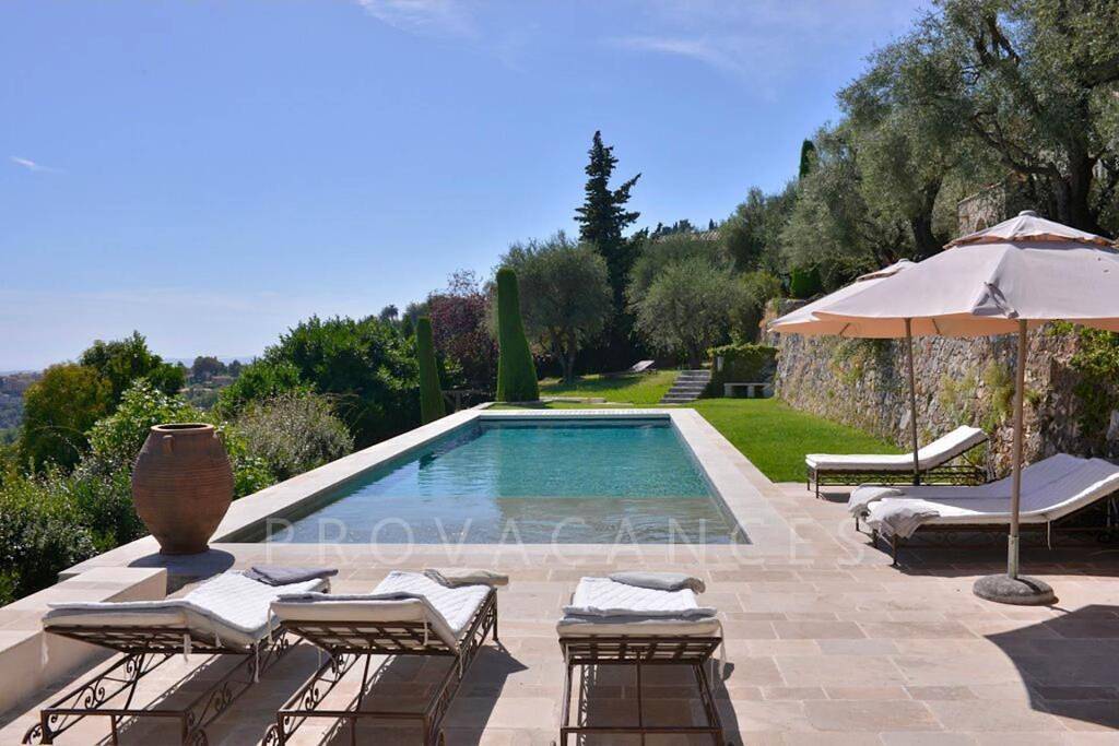 Big holiday house with pool and views at Vence in Vence (Alpes Marítimos), Region de Cannes