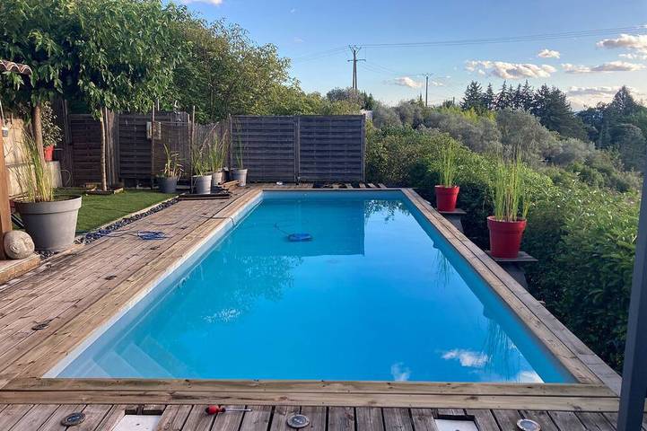 Location de vacances pour 2 personnes, avec terrasse et piscine à Lablachère