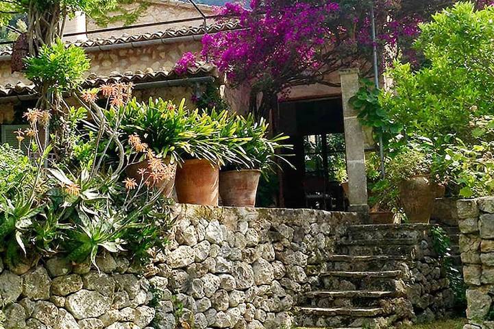 Holiday rental for 4 people, with Terrace and Garden as well as Pool in Deià