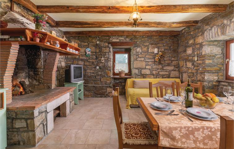 Gemütliche 2-Zimmer-Wohnung mit Terrasse, Pool, WLAN und Klimaanlage in Kršan, Ostküste Istrien