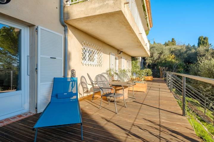 Entire studio, Studio Apartment 'Soleil Et Palmiers' with Shared Pool, Wi-Fi and Air Conditioning in Spéracèdes, Mediterranean Coast (France)