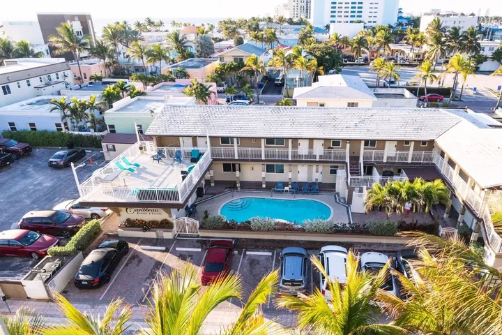 Aparthotel para 5 personas, con jardín y piscina - 1