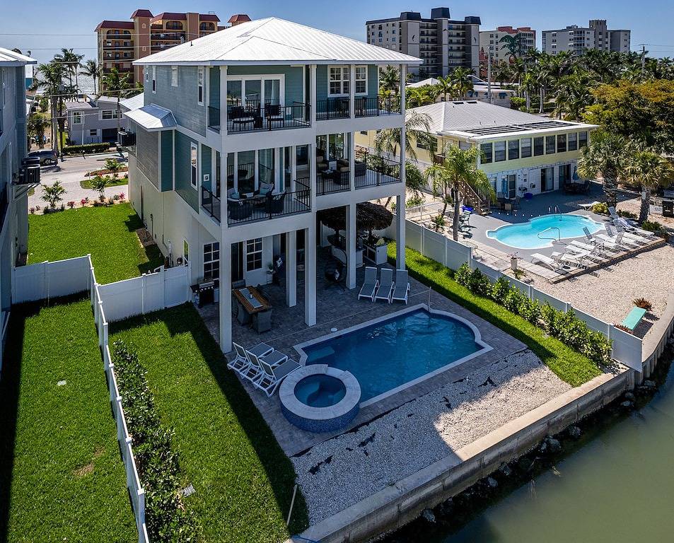 607 Bliss on the Bay: 5Br Oasis w/ Pool, Spa & Views in Fort Myers Beach, Estero Island