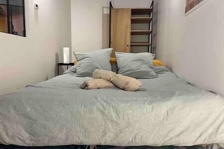 Geheel appartement, Industrieel Gastenverblijf In Het Hart Van Parijs | Flexibele Ruimte Voor 12 in Parijs, Ile de France