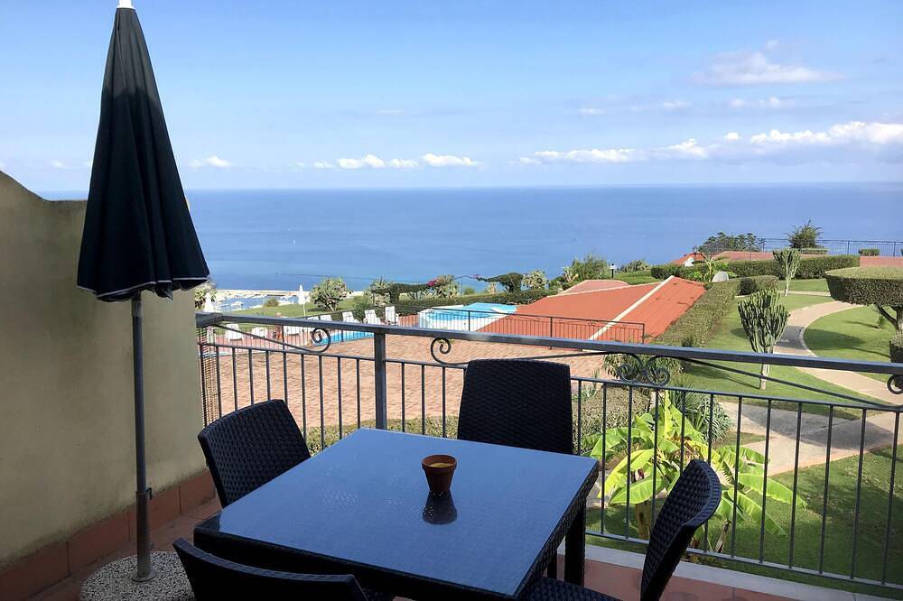 Apartamento entero, Apartamento con impresionantes vistas a Tropea y gran piscina de borde infinito in Parghelia, Provincia de Vibo Valentia
