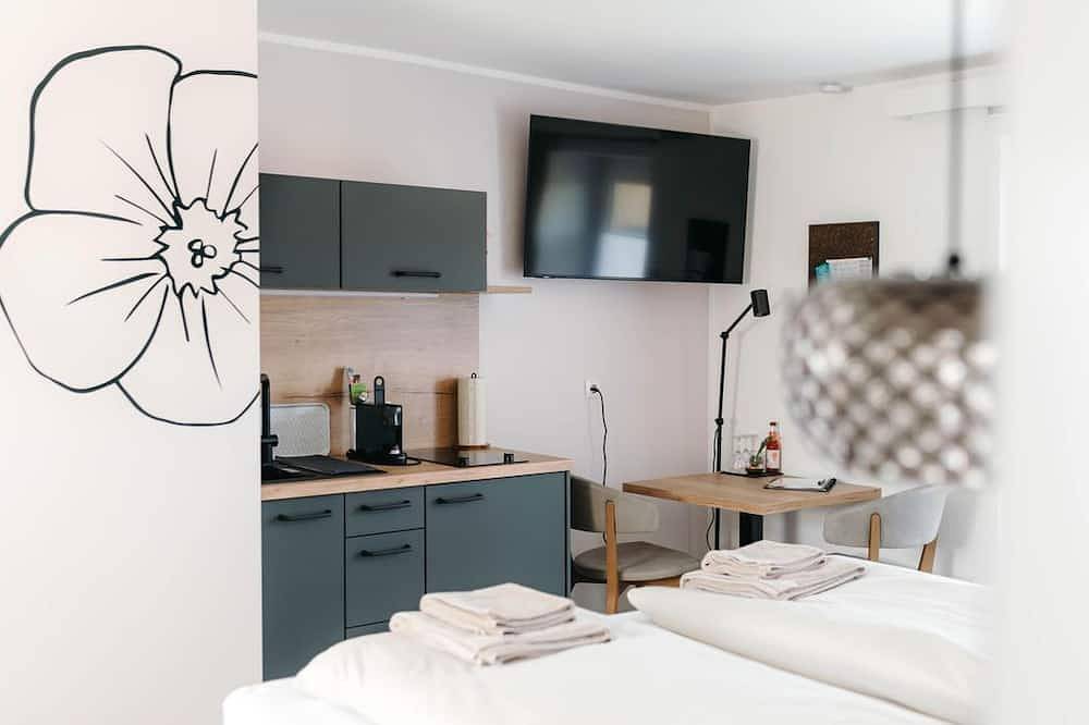 Ganze Wohnung, Pension Blumenwiese - Appartement, Küche, Dusche/Wc, Terrasse, Gartenblick in Steirerland