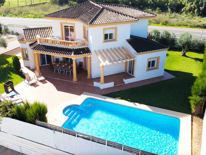 Villa für 8 Personen, mit Terrasse und Garten in Dénia
